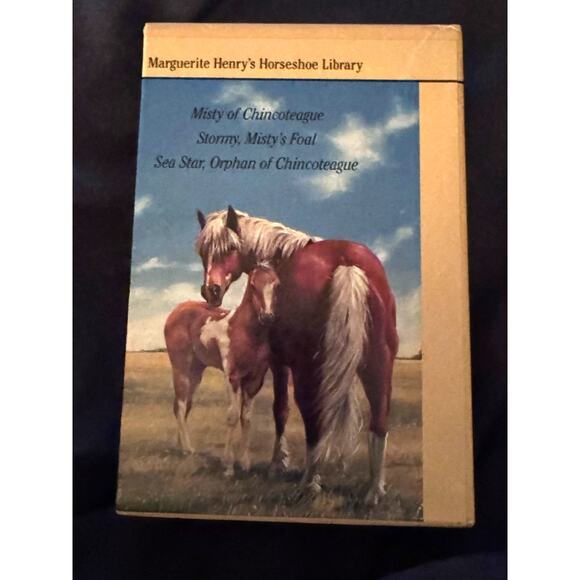 Marguerite Henry’s Horseshoe Library Boxed Set - Picture 3 of 10
